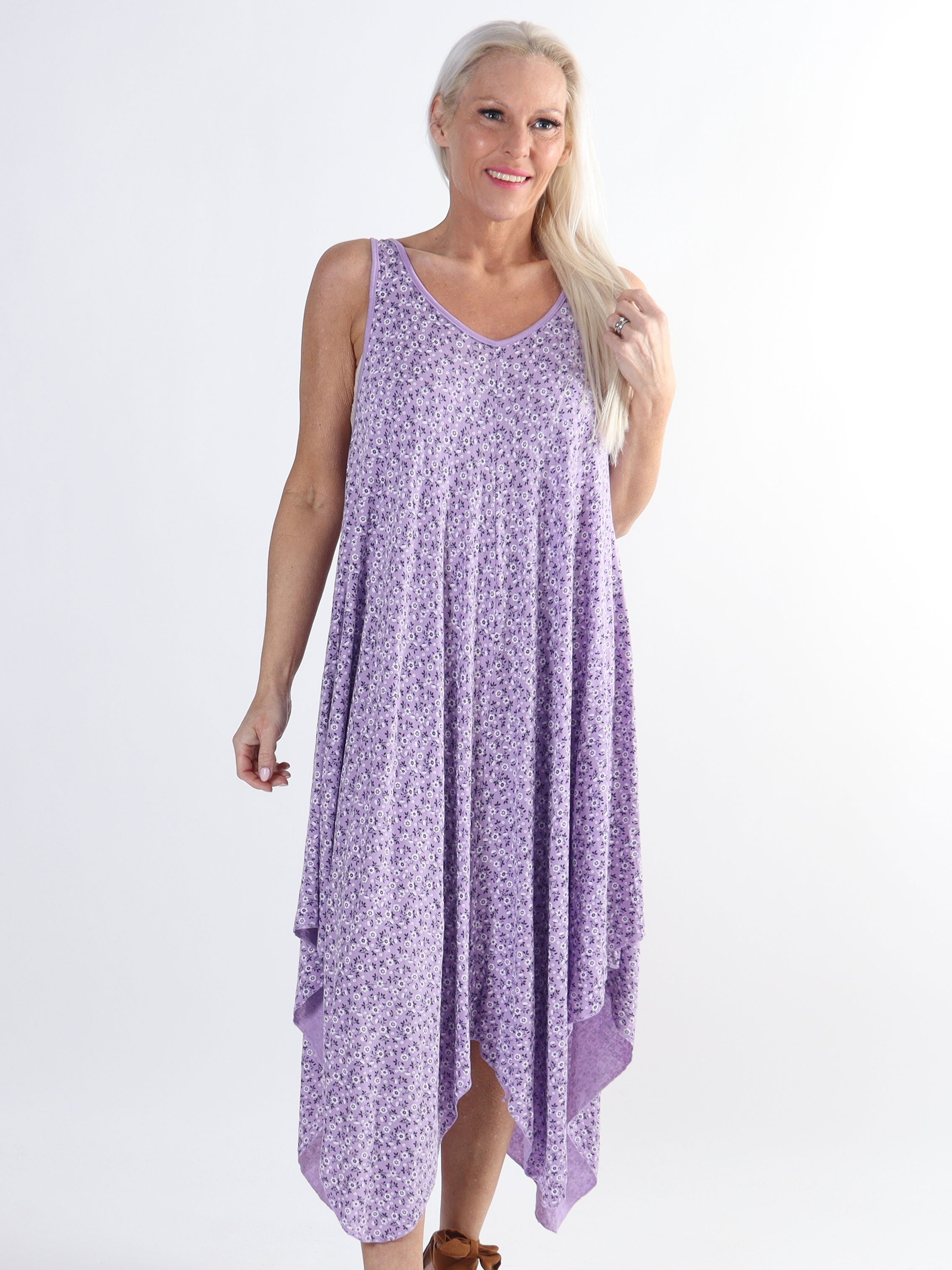 Veronica Small Flower - Plus size kjole med blomsterprint og brede stropper